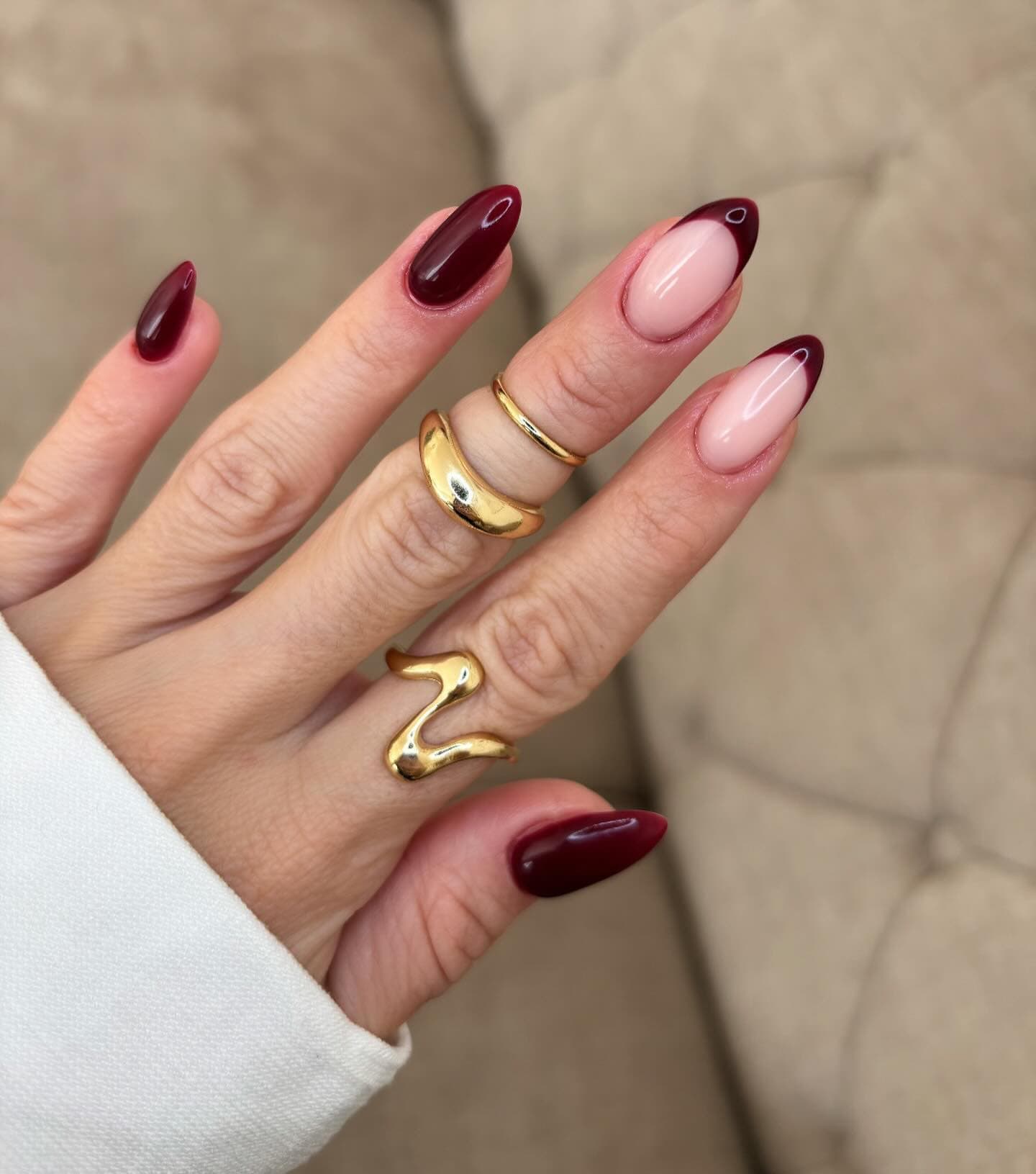 Bordeaux Nageldesign, Rückseite